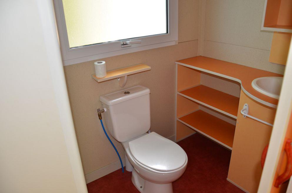 camping_lhermitage_chalet_2ch_tv_toilettes location de chalet Pradet
