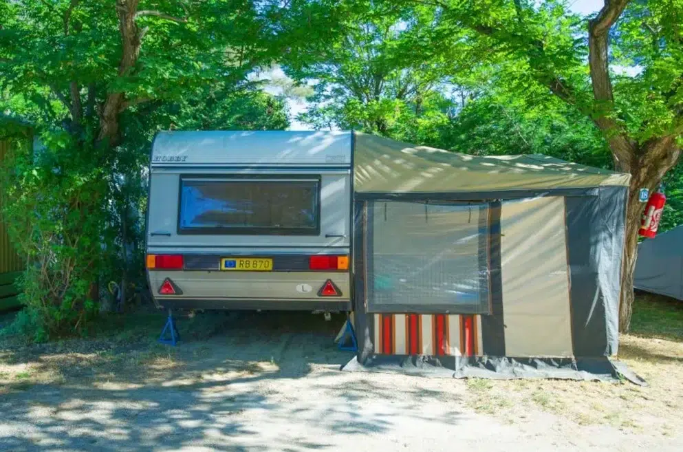 Emplacement à louer au camping l'Hermitage
