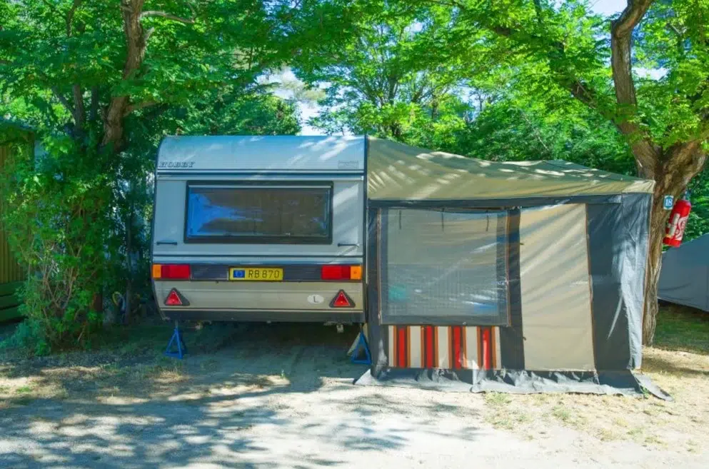 Emplacement à louer au camping l'Hermitage