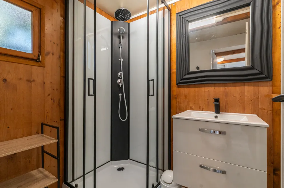 location pour 10 personnes proche plage Provence sud Pradet une salle de bain