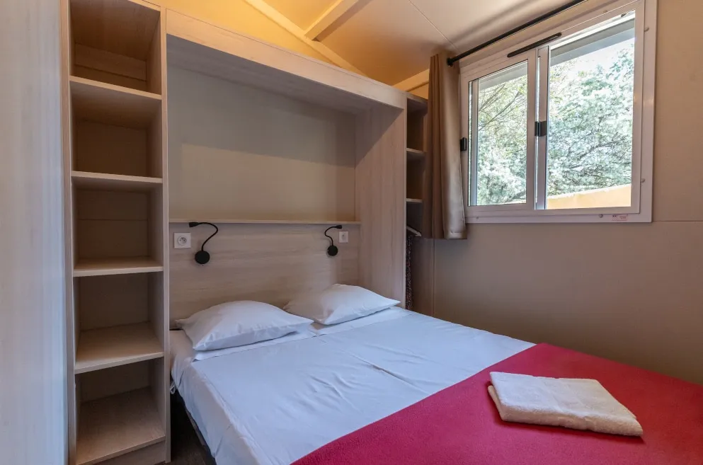 location 5 personnes avec télévision et climatisation dans le sud