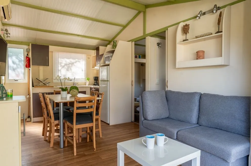 location 3 chambres télévision et climatisation au Pradet camping l'Hermitage