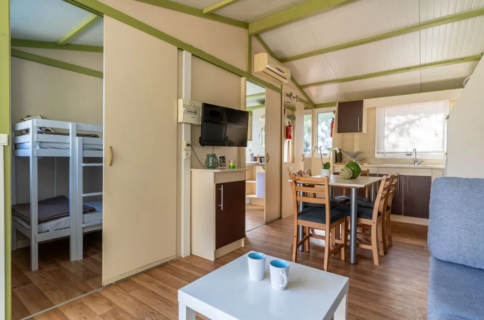 location 3 chambres tv et clim au Pradet camping l'Hermitage