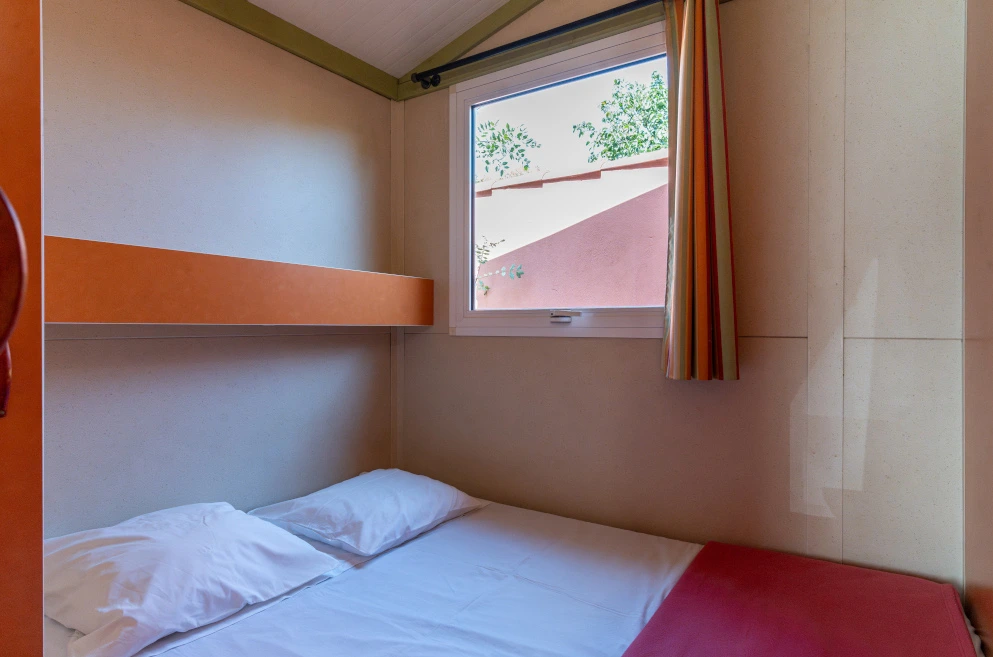 location chalet deux chambres au Pradet dans camping 4 étoiles