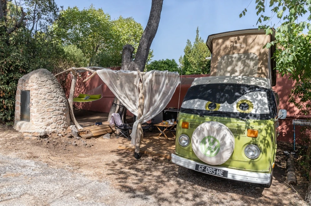 logement insolite van camping Hermitage