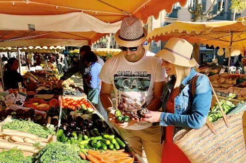 le-pradet-et-sa-region-marche-cours-lafayette-toulon-proximite-camping-hermitage